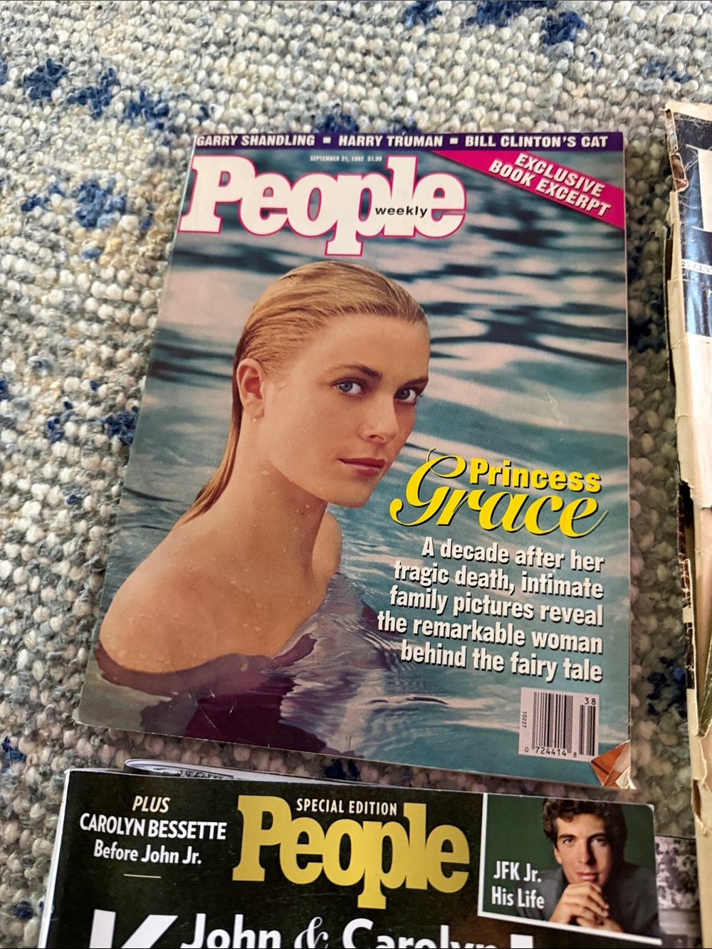 Assorted Vintage JFK & Royalty Magazine Lot - Picture 4 of 8